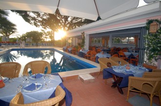 Hotel Terme Colella - Thermalpool aussen