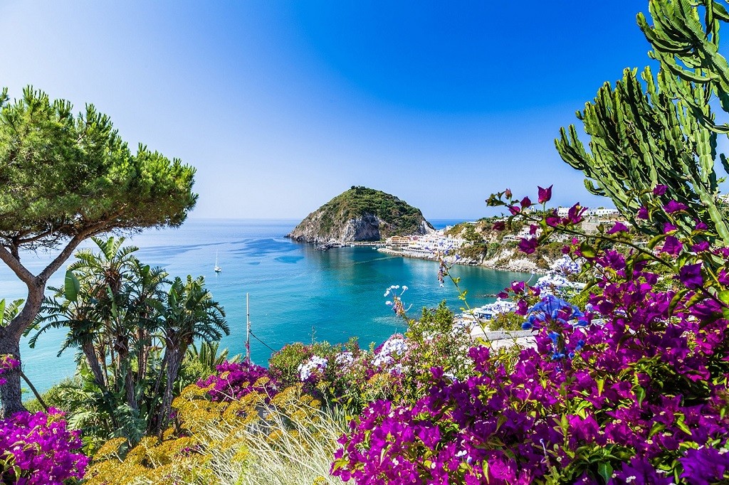 <span class="fancy-title">Malerischer Fischerort Sant`Angelo - Perle der Insel Ischia</span>