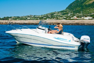 Bootsverleih auf der Insel Ischia